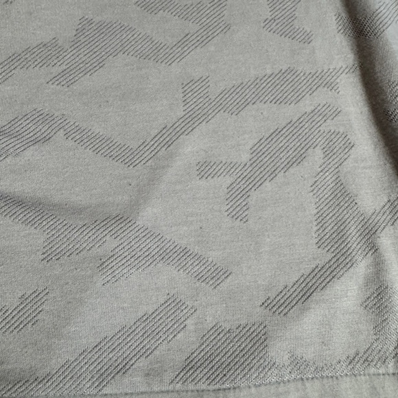 Under Armour Boys Size Small Gray Camouflage Men's T-Shirt - Picture 4 of 8